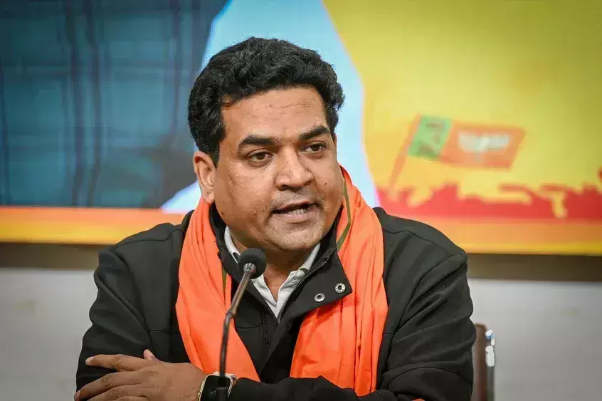 New Delhi: कांवड़ यात्रा को लेकर दिल्ली सरकार ने यूपी मॉडल अपनाया New Delhi: कांवड़ यात्रा को लेकर दिल्ली सरकार ने यूपी मॉडल अपनाया