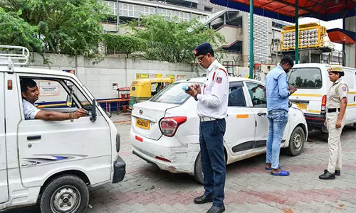 CAQM ने वाहन जीवन समाप्ति नीति के क्रियान्वयन पर 1 नवंबर तक रोक लगाई CAQM ने वाहन जीवन समाप्ति नीति के क्रियान्वयन पर 1 नवंबर तक रोक लगाई