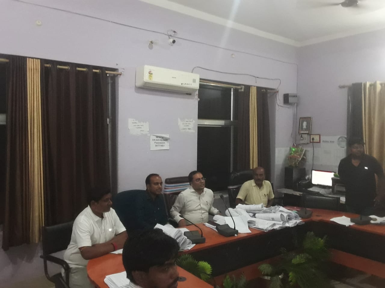 SDM ने की नगर परिषद में एसआईआर प्रगति कार्यों की समीक्षा, दिए आवश्यक निर्देश