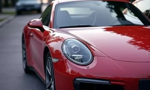 Porsche की बिक्री में पहली छमाही में गिरावट Porsche की बिक्री में पहली छमाही में गिरावट