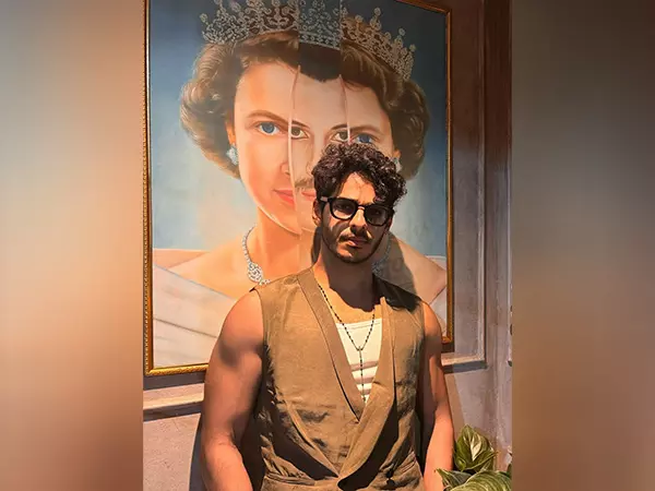 Ishaan Khattar ने हाल ही में अपनी बेहतरीन बॉडी की झलक दिखाई Ishaan Khattar ने हाल ही में अपनी बेहतरीन बॉडी की झलक दिखाई