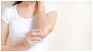 Skin Care: हाथ-पैरों की टैनिंग दूर करने में मदद करेगा दादी मां का ये चमत्कारी घरेलू नुस्खा, एक बार जरूर आजमाएं Skin Care: हाथ-पैरों की टैनिंग दूर करने में मदद करेगा दादी मां का ये चमत्कारी घरेलू नुस्खा, एक बार जरूर आजमाएं