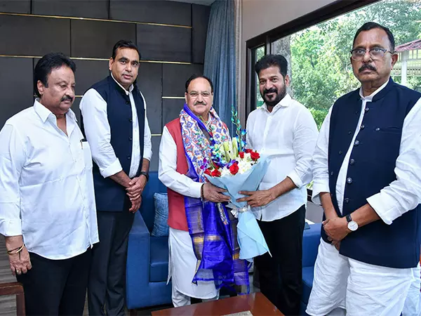 CM रेवंत रेड्डी ने केंद्रीय मंत्री नड्डा से तेलंगाना को समय पर यूरिया जारी करने की अपील की CM रेवंत रेड्डी ने केंद्रीय मंत्री नड्डा से तेलंगाना को समय पर यूरिया जारी करने की अपील की