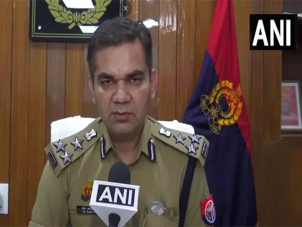 UP: कांवड़ यात्रा के दौरान यातायात के सुचारू संचालन के लिए तीन सुपर जोन, सात जोन UP: कांवड़ यात्रा के दौरान यातायात के सुचारू संचालन के लिए तीन सुपर जोन, सात जोन