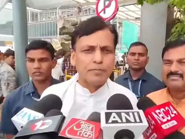 Bihar में युवा आयोग के गठन से करोड़ों युवाओं को सीधा लाभ होगा: राज्य मंत्री नित्यानंद राय Bihar में युवा आयोग के गठन से करोड़ों युवाओं को सीधा लाभ होगा: राज्य मंत्री नित्यानंद राय