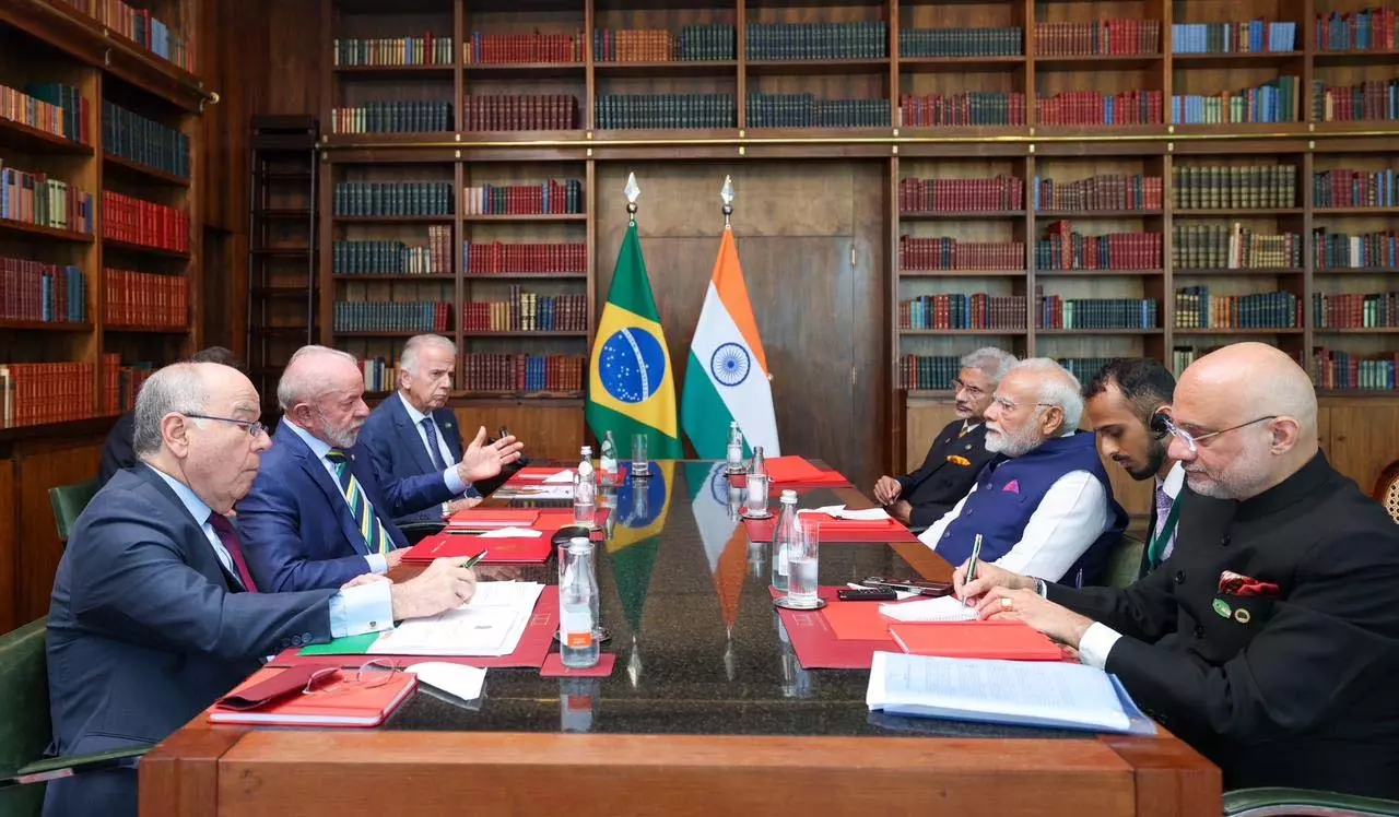 पीएम मोदी और राष्ट्रपति लूला के बीच व्यापार और निवेश समेत कई मुद्दों पर हुई चर्चा: राजदूत दिनेश भाटिया पीएम मोदी और राष्ट्रपति लूला के बीच व्यापार और निवेश समेत कई मुद्दों पर हुई चर्चा: राजदूत दिनेश भाटिया
