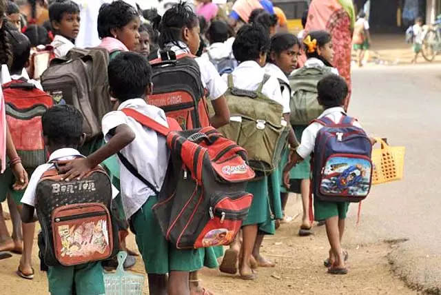 छठी कक्षा के 47% बच्चे अपने भविष्य की संभावनाओं से अवगत नहीं हैं - केंद्रीय शिक्षा मंत्रालय के अध्ययन में पाया गया छठी कक्षा के 47% बच्चे अपने भविष्य की संभावनाओं से अवगत नहीं हैं - केंद्रीय शिक्षा मंत्रालय के अध्ययन में पाया गया