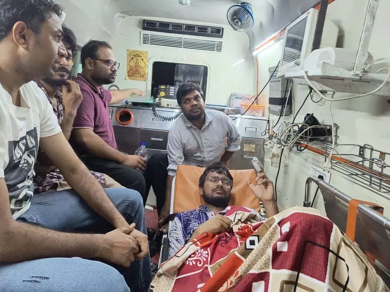 भूख हड़ताल के बीच जेएनयूएसयू अध्यक्ष अस्पताल में भर्ती भूख हड़ताल के बीच जेएनयूएसयू अध्यक्ष अस्पताल में भर्ती