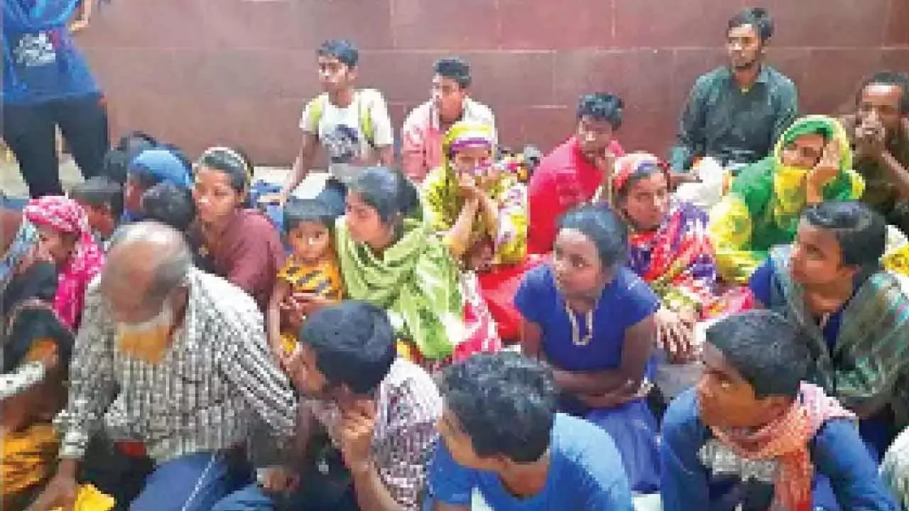 कर्नाटक से 200 से अधिक अवैध बांग्लादेशी प्रवासियों को वापस भेजा गया: Home Minister कर्नाटक से 200 से अधिक अवैध बांग्लादेशी प्रवासियों को वापस भेजा गया: Home Minister