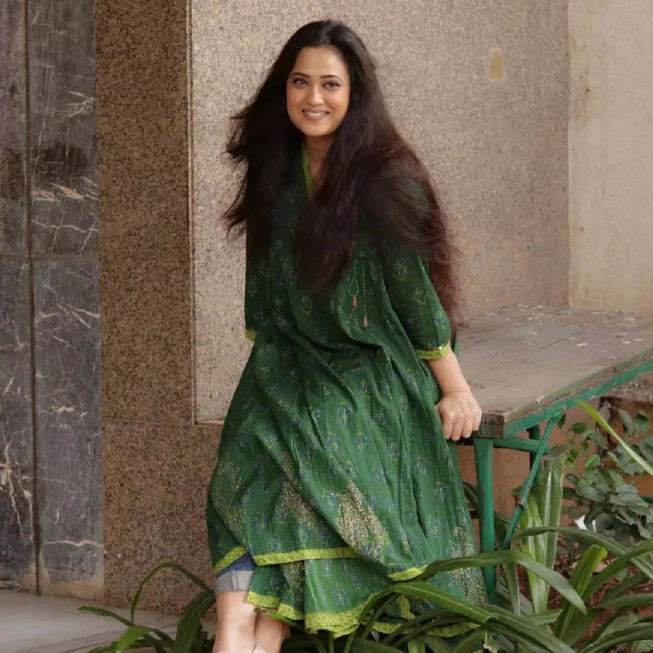 Lifestyle: सावन के पहले सोमवार पर श्वेता तिवारी की तरह पहनें हरे रंग का सूट और साड़ी, मिलेगा क्लासी लुक Lifestyle: सावन के पहले सोमवार पर श्वेता तिवारी की तरह पहनें हरे रंग का सूट और साड़ी, मिलेगा क्लासी लुक