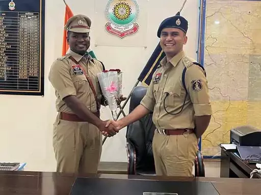ASP रहते नक्सल ऑपरेशन को दिया अंजाम, अब एसपी बने यह IPS ASP रहते नक्सल ऑपरेशन को दिया अंजाम, अब एसपी बने यह IPS