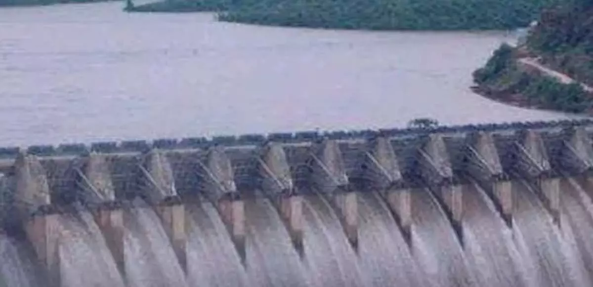 स्कूलों में छुट्टी, धमतरी में भारी बारिश स्कूलों में छुट्टी, धमतरी में भारी बारिश