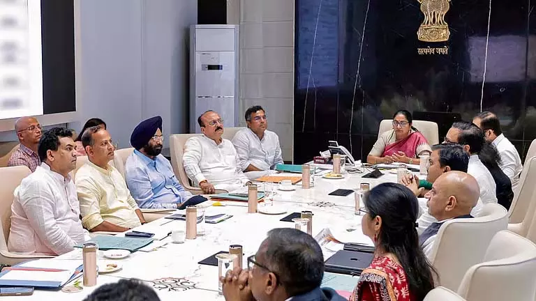 दिल्ली: स्मार्ट कक्षाओं के लिए 900 करोड़ रुपये दिल्ली: स्मार्ट कक्षाओं के लिए 900 करोड़ रुपये