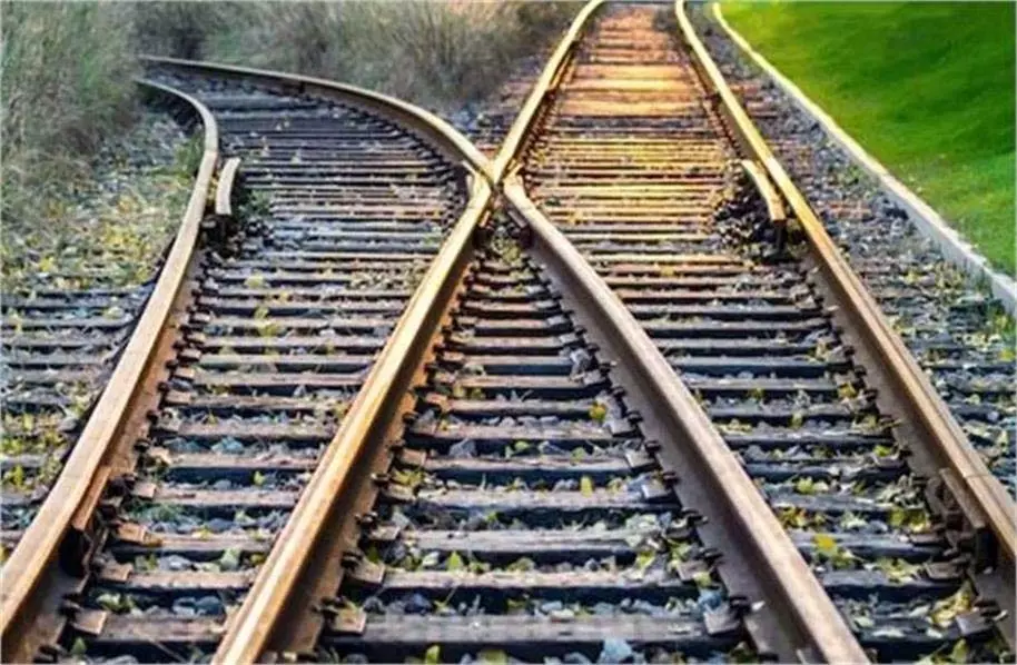 Punjab: चलती ट्रेन के आगे आकर एक पुरुष और महिला ने की आत्महत्या Punjab: चलती ट्रेन के आगे आकर एक पुरुष और महिला ने की आत्महत्या
