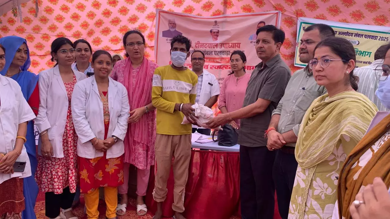 Jaipur: आमजन के संबल के आधार बने पंडित दीनदयाल उपाध्याय अंत्योदय संबल शिविर Jaipur: आमजन के संबल के आधार बने पंडित दीनदयाल उपाध्याय अंत्योदय संबल शिविर
