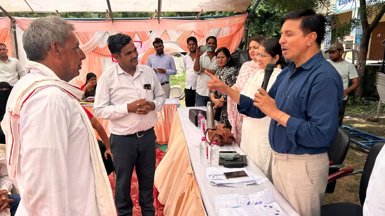Jaipur: पण्डित दीनदयाल उपाध्याय अन्त्योदय सम्बल पखवाड़ा शिविर में बना वरदान Jaipur: पण्डित दीनदयाल उपाध्याय अन्त्योदय सम्बल पखवाड़ा शिविर में बना वरदान