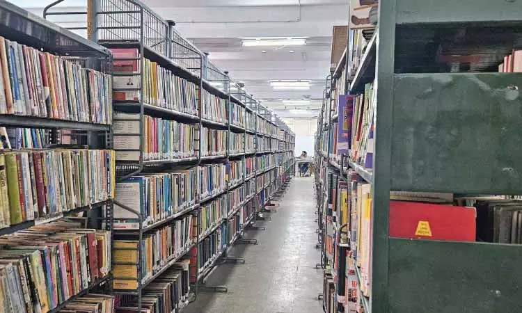Chennai के सार्वजनिक पुस्तकालयों में खाली हॉल की गूंज Chennai के सार्वजनिक पुस्तकालयों में खाली हॉल की गूंज