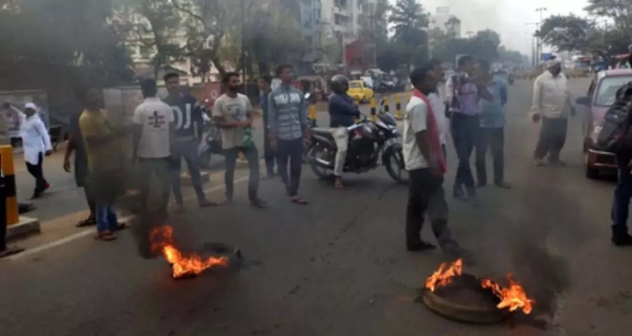 ट्रेड यूनियनों के भारत बंद और ड्राइवरों की हड़ताल से Odisha में सामान्य जनजीवन प्रभावित ट्रेड यूनियनों के भारत बंद और ड्राइवरों की हड़ताल से Odisha में सामान्य जनजीवन प्रभावित