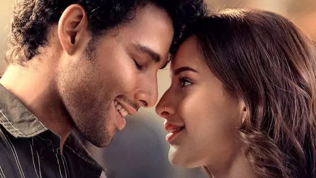 Siddhant-Tripti : जोड़ी इंटरनेट पर छा गई, देखें धड़क 2 का नया पोस्टर Siddhant-Tripti : जोड़ी इंटरनेट पर छा गई, देखें धड़क 2 का नया पोस्टर
