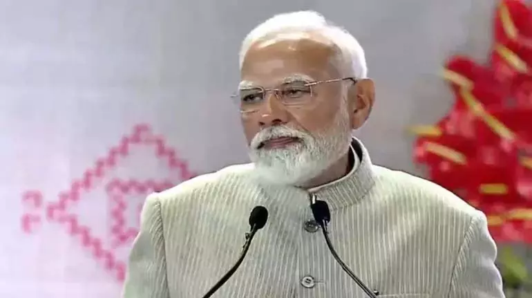 Vadodara पुल दुर्घटना बेहद दुखद: पीएम मोदी ने 2 लाख रुपये की घोषणा की Vadodara पुल दुर्घटना बेहद दुखद: पीएम मोदी ने 2 लाख रुपये की घोषणा की