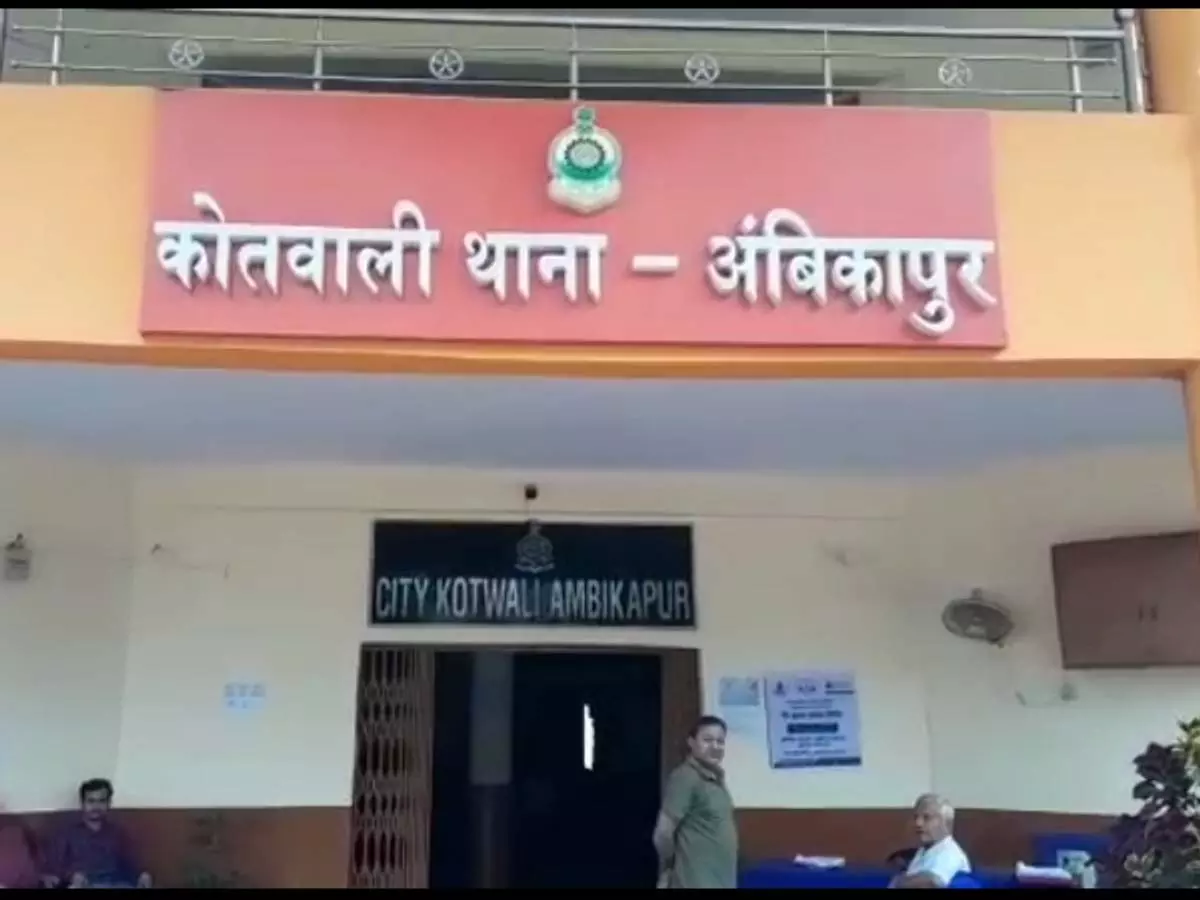 होटल के सामने गाड़ी पार्क करने के विरोध पर मारपीट, पुलिस ने 4 लोगों को बनाया आरोपी होटल के सामने गाड़ी पार्क करने के विरोध पर मारपीट, पुलिस ने 4 लोगों को बनाया आरोपी