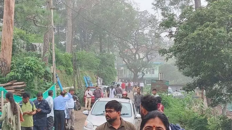 Shimla : जिला अदालतों को बम से उड़ाने की धमकी Shimla : जिला अदालतों को बम से उड़ाने की धमकी