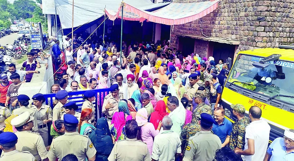 नगरोटा सूरियां से बीडीओ आफिस शिफ्ट करने पर रोक नगरोटा सूरियां से बीडीओ आफिस शिफ्ट करने पर रोक