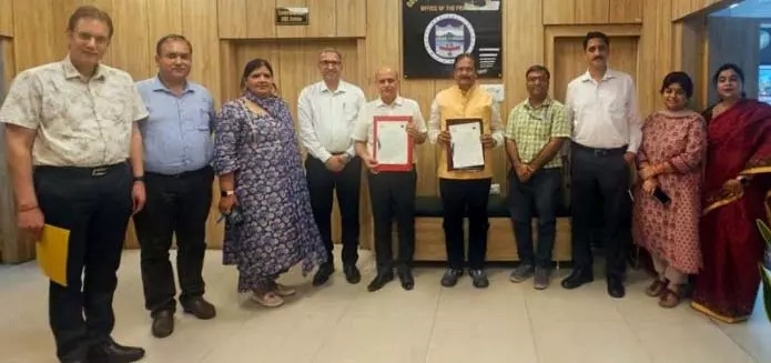CUJ ने GMC जम्मू के साथ समझौता ज्ञापन पर हस्ताक्षर किए CUJ ने GMC जम्मू के साथ समझौता ज्ञापन पर हस्ताक्षर किए