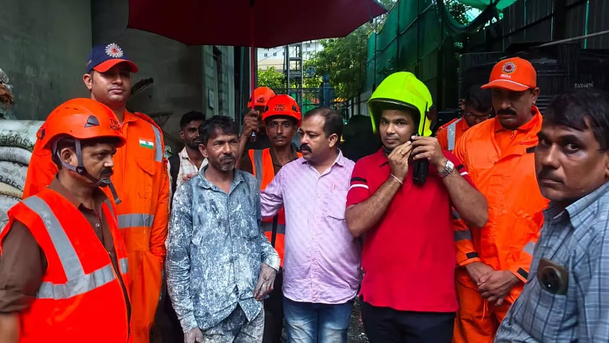 15 घंटे बाद माजीवाड़ा में लिफ्ट फंसे मजदूर को सुरक्षित निकाला गया 15 घंटे बाद माजीवाड़ा में लिफ्ट फंसे मजदूर को सुरक्षित निकाला गया