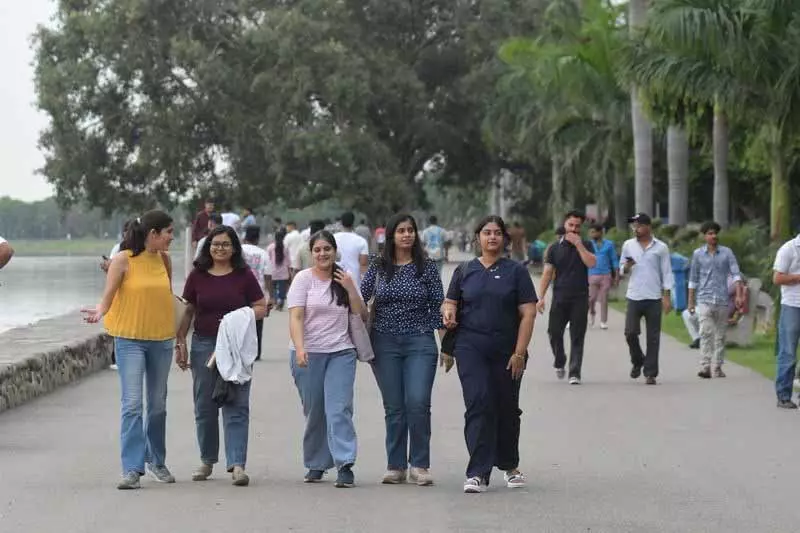 Chandigarh में भारी बारिश की संभावना नहीं, मौसम विभाग का पूर्वानुमान गलत Chandigarh में भारी बारिश की संभावना नहीं, मौसम विभाग का पूर्वानुमान गलत