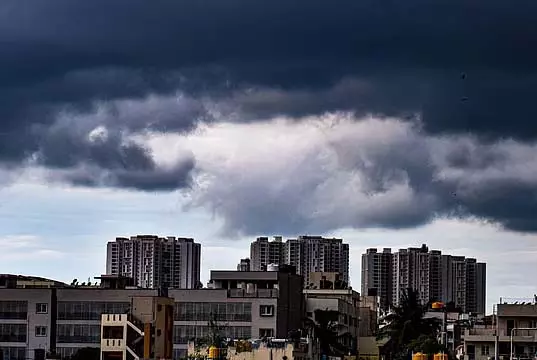 पूरे सप्ताह कई जिलों में बारिश का अनुमान पूरे सप्ताह कई जिलों में बारिश का अनुमान