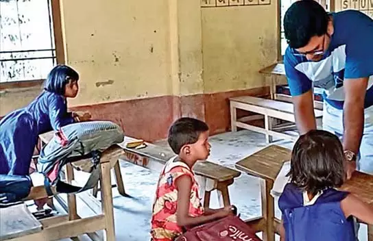 मध्याह्न कक्षाओं में छात्र उपस्थिति रजिस्टर में खेलकर भ्रष्टाचार! मध्याह्न कक्षाओं में छात्र उपस्थिति रजिस्टर में खेलकर भ्रष्टाचार!