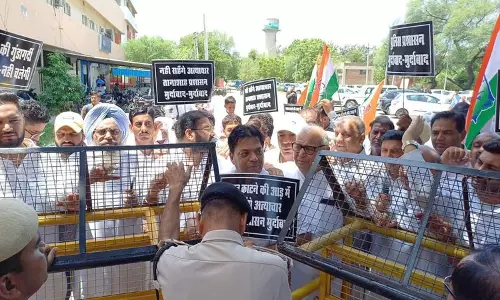 Haryana: सिरसा में भारी ट्रैफिक चालान के खिलाफ कांग्रेस का प्रदर्शन
