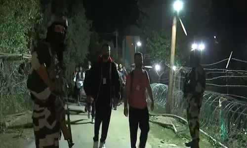 ननवान बेस कैंप से Amarnath Yatra के लिए श्रद्धालुओं का सातवां जत्था रवाना हुआ ननवान बेस कैंप से Amarnath Yatra के लिए श्रद्धालुओं का सातवां जत्था रवाना हुआ