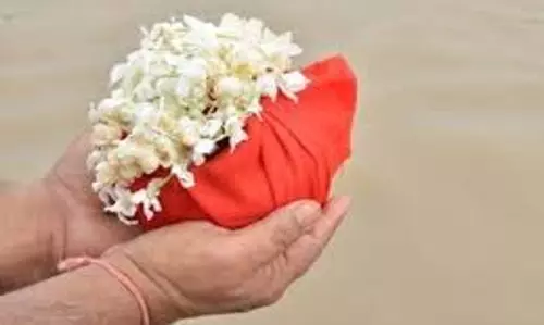 धर्म: गंगा में ही क्यों विसर्जित की जाती हैं अस्थियां, जानिए इसके पीछे की वजह