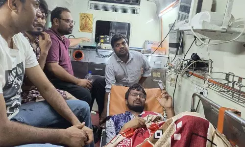 भूख हड़ताल के बीच जेएनयूएसयू अध्यक्ष अस्पताल में भर्ती
