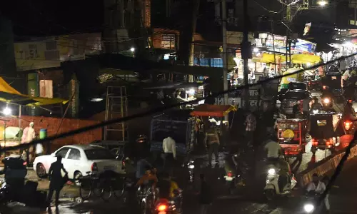 Bhopal: पुराने शहर की दुकानें रात 11 बजे के बाद भी खुली रहेंगी, भाजपा सांसद मुख्यमंत्री से बात करेंगे Bhopal: पुराने शहर की दुकानें रात 11 बजे के बाद भी खुली रहेंगी, भाजपा सांसद मुख्यमंत्री से बात करेंगे