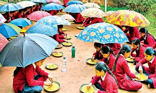 Odisha : आश्रम स्कूल में 140 छात्रों के भोजन के लिए अलग से कमरा नहीं