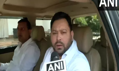 बिहार बंद के बीच Tejashwi Yadav ने चुनाव आयोग पर निशाना साधा बिहार बंद के बीच Tejashwi Yadav ने चुनाव आयोग पर निशाना साधा