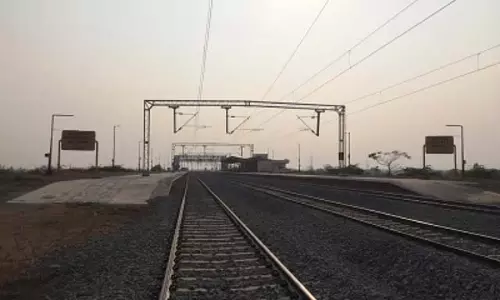Telangana: दक्षिण तट रेलवे दक्षिण मध्य रेलवे के राजस्व में कटौती करेगा