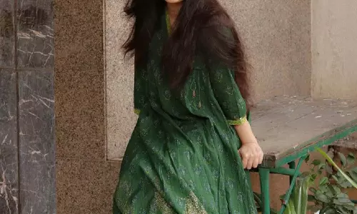 Lifestyle: सावन के पहले सोमवार पर श्वेता तिवारी की तरह पहनें हरे रंग का सूट और साड़ी, मिलेगा क्लासी लुक Lifestyle: सावन के पहले सोमवार पर श्वेता तिवारी की तरह पहनें हरे रंग का सूट और साड़ी, मिलेगा क्लासी लुक