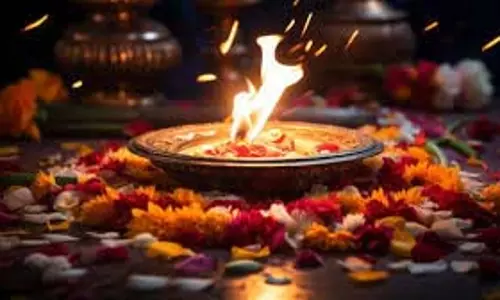 Guru Purnima 2025: इस दिन इन जगहों पर जरूर जलाएं दीपक, मां लक्ष्मी होंगी प्रसन्न, बरसेगा धन Guru Purnima 2025: इस दिन इन जगहों पर जरूर जलाएं दीपक, मां लक्ष्मी होंगी प्रसन्न, बरसेगा धन