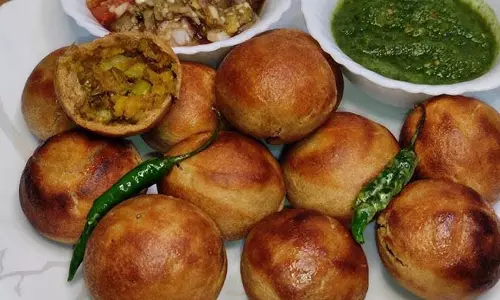 Masala Baati: इस डिश का स्वाद जीभ पर जादू छोड़ देता है Masala Baati: इस डिश का स्वाद जीभ पर जादू छोड़ देता है
