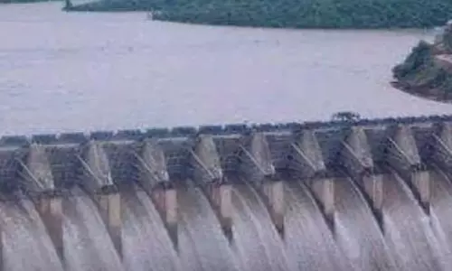स्कूलों में छुट्टी, धमतरी में भारी बारिश