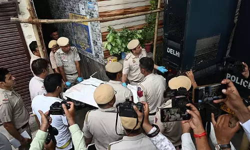 मजनू का टीला: पूर्व प्रेमी ने महिला और 6 माह के बच्चे की हत्या की मजनू का टीला: पूर्व प्रेमी ने महिला और 6 माह के बच्चे की हत्या की