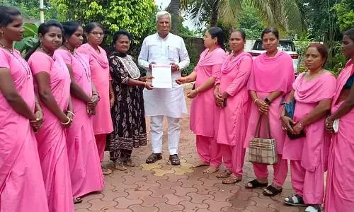 Karnataka : आशा कार्यकर्ताओं का मानदेय बढ़ाने की मांग Karnataka : आशा कार्यकर्ताओं का मानदेय बढ़ाने की मांग