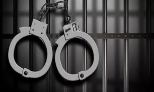 IGI एयरपोर्ट पर पुलिस बनकर घूम रहा 23 वर्षीय युवक गिरफ्तार IGI एयरपोर्ट पर पुलिस बनकर घूम रहा 23 वर्षीय युवक गिरफ्तार