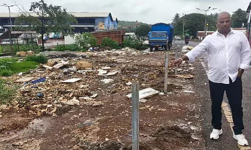SGPDA मार्केट में सड़क के पास रेलिंग से सुरक्षा संबंधी चिंताएं