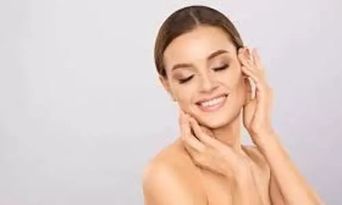 Skincare Tips: बढ़ती उम्र में भी दिखना है जवान, तो अपनाएं ये 5 स्किनकेयर टिप्स