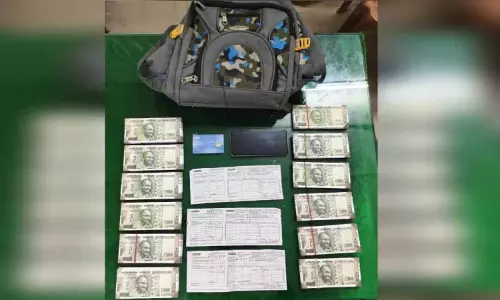 Chennai: 2 लाख रुपये के नकली नोट जमा करने के आरोप में दो लोग गिरफ्तार Chennai: 2 लाख रुपये के नकली नोट जमा करने के आरोप में दो लोग गिरफ्तार